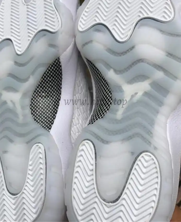 Authentic Air Jordan 11 Low“Frost White”