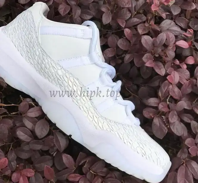 Authentic Air Jordan 11 Low“Frost White”