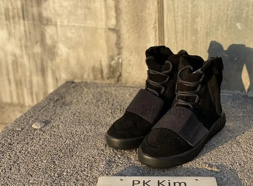 PK God Yeezy 750 Triple Black real suede and shape (real quality)