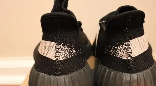 PK GOD YEEZY 350 V2 Oreo WITH REAL PREMEKNIT FROM HUAYIYI WHICH OFFER PRIMEKNIT TO ADIDAS DIRECTLY