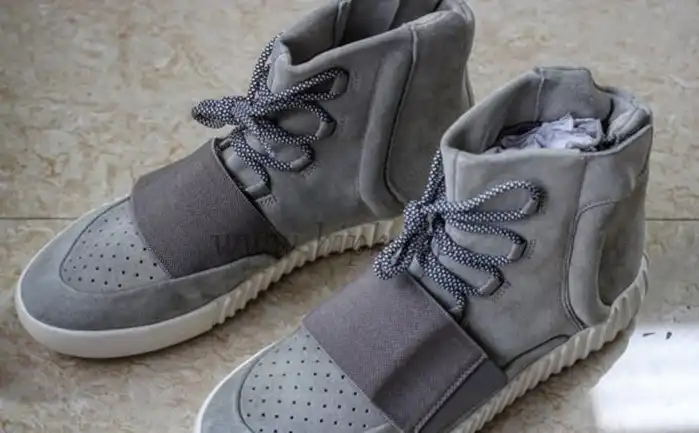 PK God Yeezy 750 OG Grey real suede and shape (real quality)