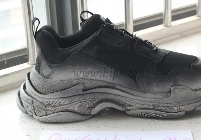 GOD Paris TRIPLE S TRAINER all black