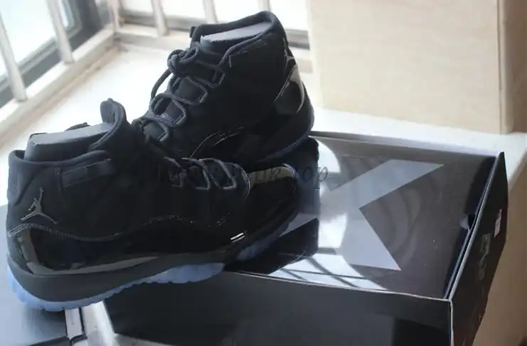 Nike Pairs Air Jordan 11 “Prom Night”