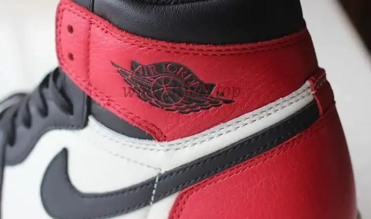 PK GOD AIR JORDAN 1 BRED TOE BEST VERSION THE ONLY CORRECT RETAIL LEATHER IN THE MARKET