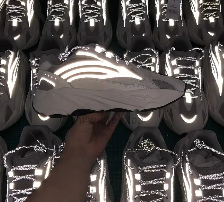 PK God YEEZY BOOST WAVE RUNNER 700 V2 STATIC FULL REFLECTIVE 3M Huayiyi retail version ready to ship