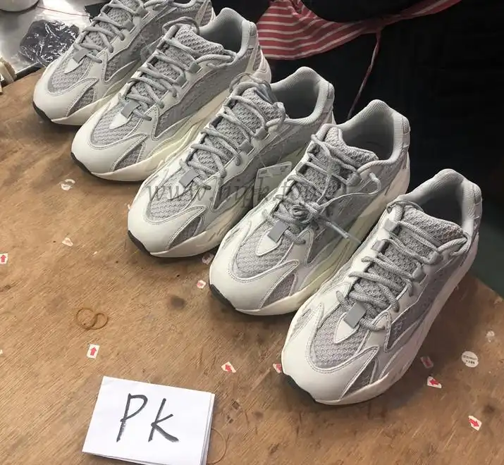 PK God YEEZY BOOST WAVE RUNNER 700 V2 STATIC FULL REFLECTIVE 3M Huayiyi retail version ready to ship