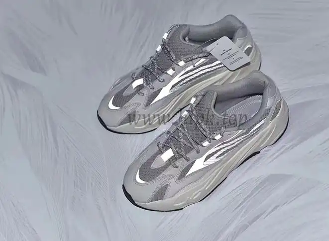 PK God YEEZY BOOST WAVE RUNNER 700 V2 STATIC FULL REFLECTIVE 3M Huayiyi retail version ready to ship