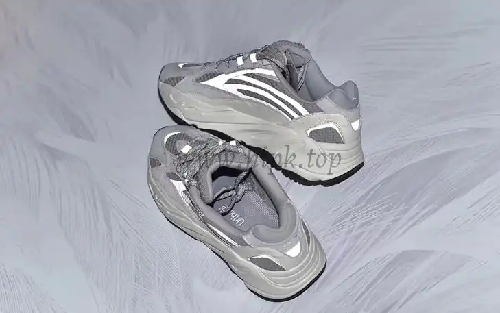 PK God YEEZY BOOST WAVE RUNNER 700 V2 STATIC FULL REFLECTIVE 3M Huayiyi retail version ready to ship