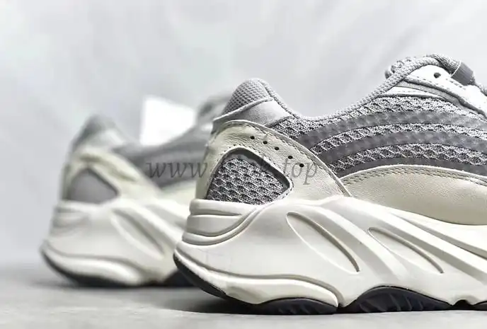 PK God YEEZY BOOST WAVE RUNNER 700 V2 STATIC FULL REFLECTIVE 3M Huayiyi retail version ready to ship