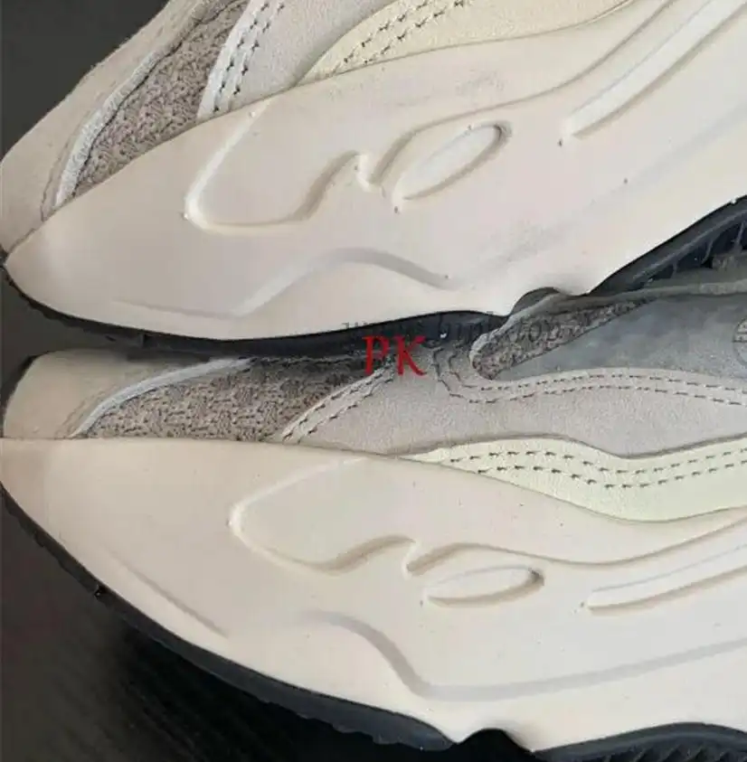 PK God YEEZY BOOST WAVE RUNNER 700 V2 STATIC FULL REFLECTIVE 3M Huayiyi retail version ready to ship