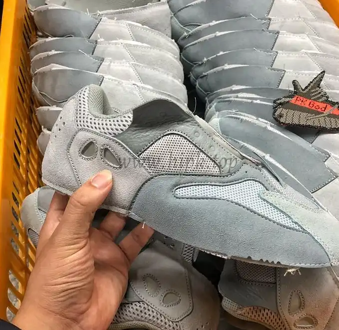 PK GOD Yeezy 700 Boost “Inertia”retail materials ready to ship