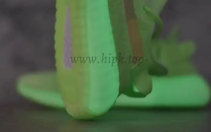 EXCLUSIVE GOD YEEZY 350 V2 GID GLOW WITH REAL PREMEKNIT FROM HUAYIYI WHICH OFFER PRIMEKNIT TO ADIDAS DIRECTLY READY TO SHIP