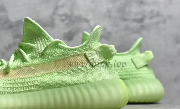 EXCLUSIVE GOD YEEZY 350 V2 GID GLOW WITH REAL PREMEKNIT FROM HUAYIYI WHICH OFFER PRIMEKNIT TO ADIDAS DIRECTLY READY TO SHIP