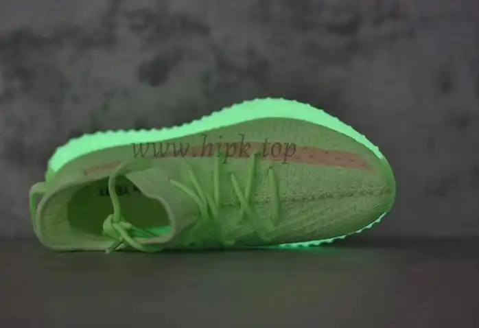 EXCLUSIVE GOD YEEZY 350 V2 GID GLOW WITH REAL PREMEKNIT FROM HUAYIYI WHICH OFFER PRIMEKNIT TO ADIDAS DIRECTLY READY TO SHIP