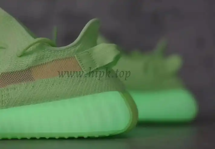 EXCLUSIVE GOD YEEZY 350 V2 GID GLOW WITH REAL PREMEKNIT FROM HUAYIYI WHICH OFFER PRIMEKNIT TO ADIDAS DIRECTLY READY TO SHIP