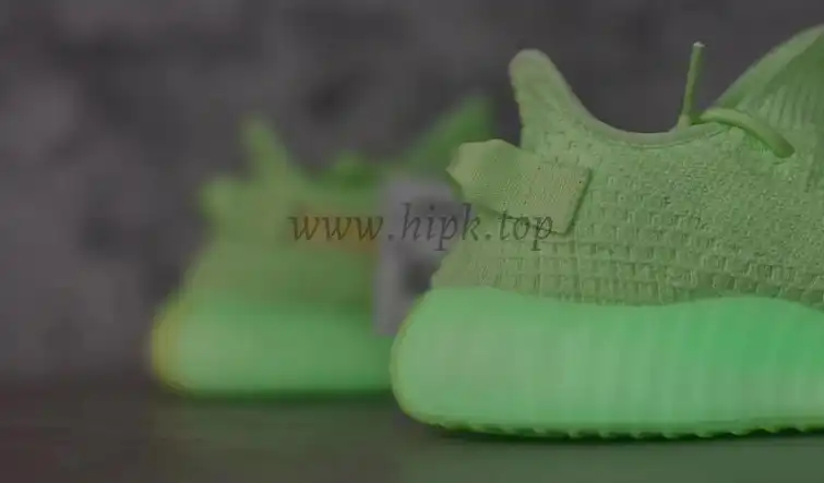 EXCLUSIVE GOD YEEZY 350 V2 GID GLOW WITH REAL PREMEKNIT FROM HUAYIYI WHICH OFFER PRIMEKNIT TO ADIDAS DIRECTLY READY TO SHIP