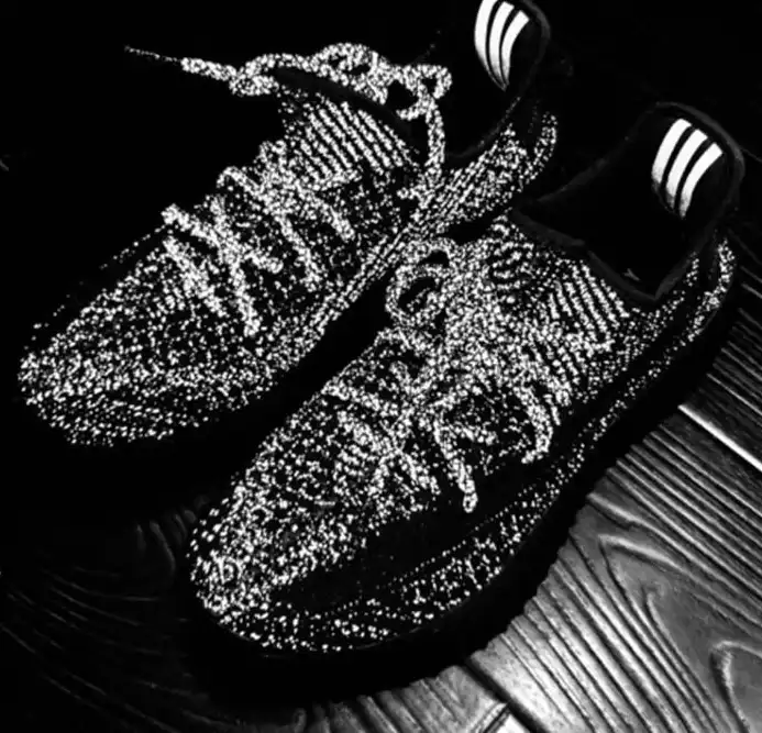 EXCLUSIVE PK GOD YEEZY 350 V2 BLACK 3M WITH REAL PREMEKNIT FROM HUAYIYI WHICH OFFER PRIMEKNIT TO ADIDAS DIRECTLY READY TO SHIP