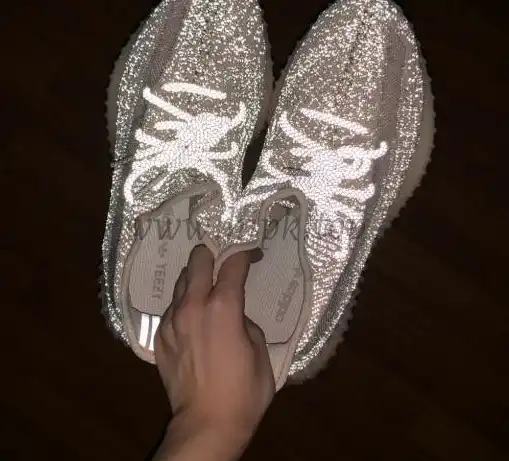 EXCLUSIVE PK GOD YEEZY 350 V2 SYNTH 3M reflective WITH REAL PREMEKNIT FROM HUAYIYI WHICH OFFER PRIMEKNIT TO ADIDAS DIRECTLY READY TO SHIP