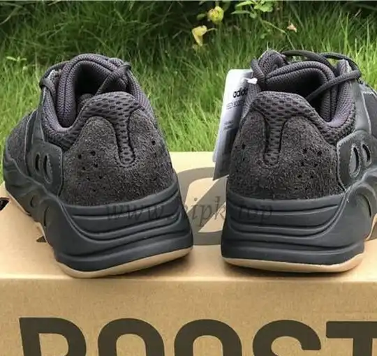 PK GOD YEEZY WAVE RUNNER 700 OG ‘SOLID GREY’ LIMITED REAL MATERIALS