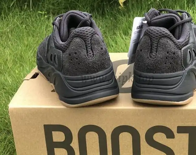 PK GOD YEEZY 700 “Utility Black”FV 5304 RETAIL MATERIALS READY TO SHIP