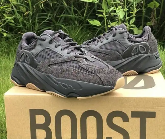 PK GOD YEEZY 700 “Utility Black”FV 5304 RETAIL MATERIALS READY TO SHIP