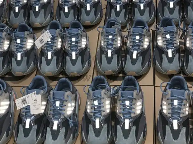 PK God yeezy 700 Carbon Blue retail materials ready to ship