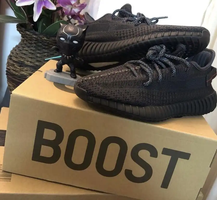 Exclusive GOD YEEZY 350 V2 Black WITH REAL PREMEKNIT FROM HUAYIYI WHICH OFFER PRIMEKNIT TO ADIDAS DIRECTLY READY TO SHIP