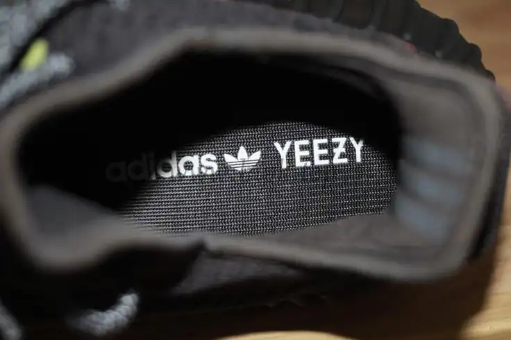 Exclusive GOD YEEZY 350 V2 Black WITH REAL PREMEKNIT FROM HUAYIYI WHICH OFFER PRIMEKNIT TO ADIDAS DIRECTLY READY TO SHIP