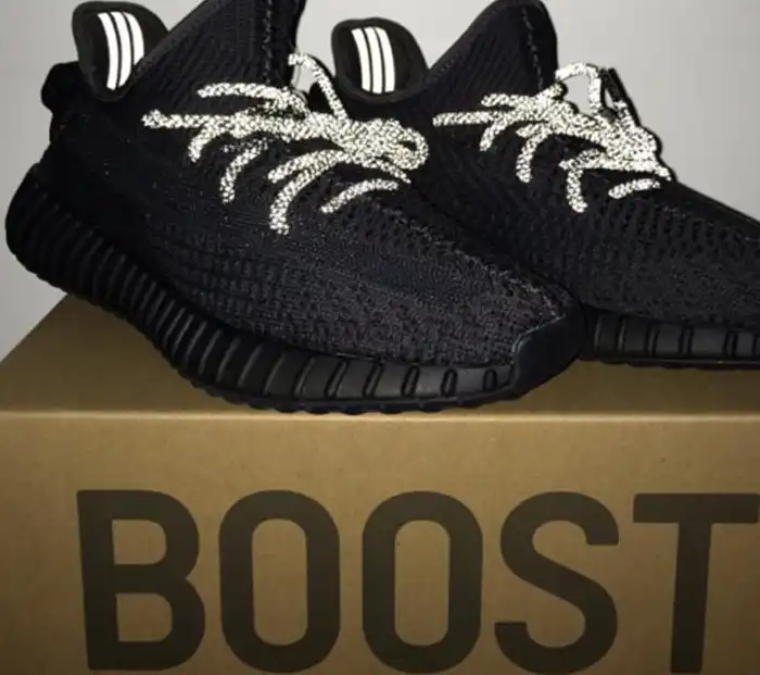 Exclusive GOD YEEZY 350 V2 Black WITH REAL PREMEKNIT FROM HUAYIYI WHICH OFFER PRIMEKNIT TO ADIDAS DIRECTLY READY TO SHIP