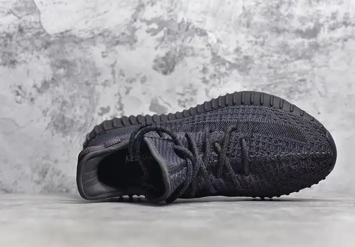 Exclusive GOD YEEZY 350 V2 Black WITH REAL PREMEKNIT FROM HUAYIYI WHICH OFFER PRIMEKNIT TO ADIDAS DIRECTLY READY TO SHIP