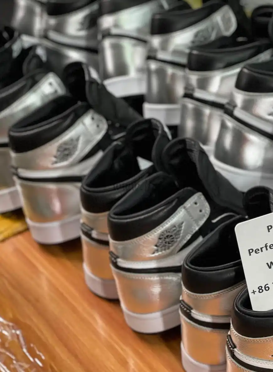 Pk god air Jordan 1 OG retro silver toe retail materials ready on March 10th