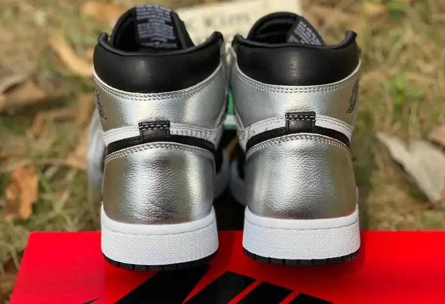 Pk god air Jordan 1 OG retro silver toe retail materials ready on March 10th