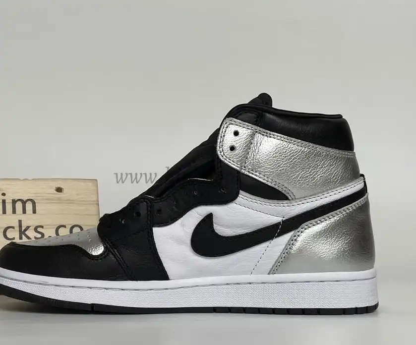 Pk god air Jordan 1 OG retro silver toe retail materials ready on March 10th