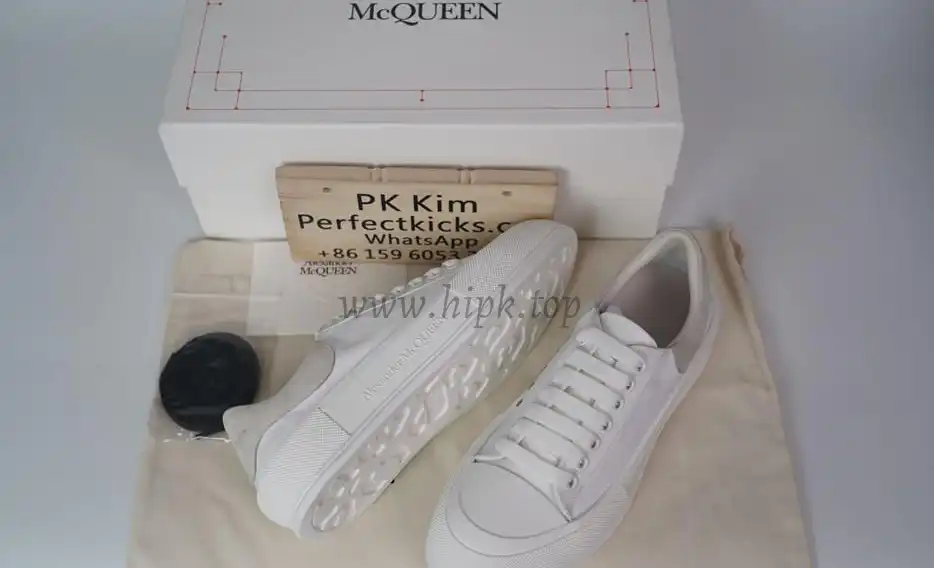 PK GOD ALXNDER MC MCQUEEN PARIS lowWhiteSUEDE HEEL BEST VERSION READY TO SHIP