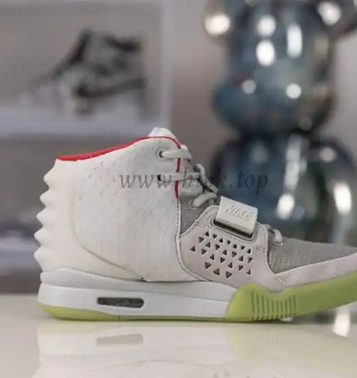 God Air Yeezy 2 Solar RedReal materials Limited pairs