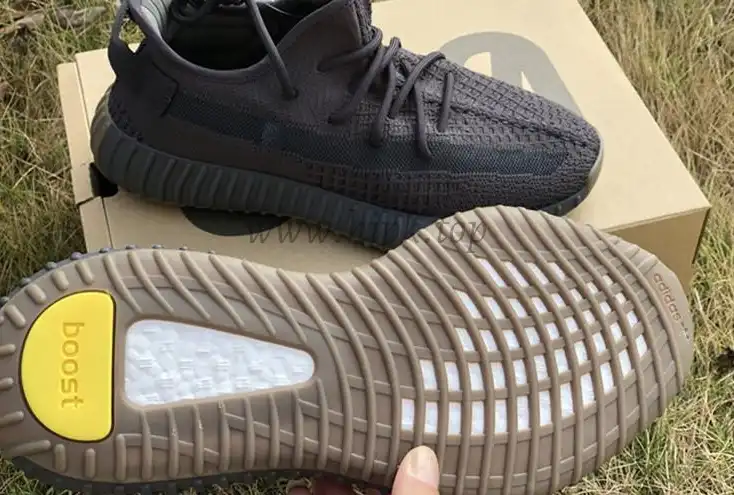 EXCLUSIVE PK GOD YEEZY 350 V2 CINDER3M WITH REAL PREMEKNIT FROM HUAYIYI WHICH OFFER PRIMEKNIT TO ADIDAS DIRECTLY READY to ship