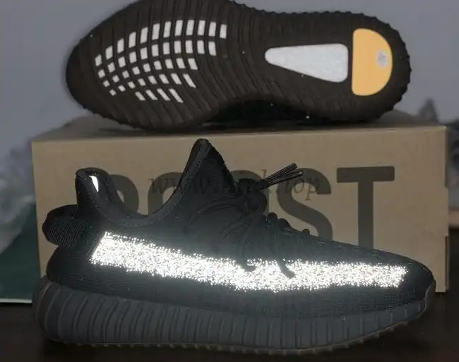 EXCLUSIVE PK GOD YEEZY 350 V2 CINDERWITH REAL PREMEKNIT FROM HUAYIYI WHICH OFFER PRIMEKNIT TO ADIDAS DIRECTLY READY to ship