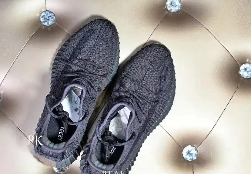 EXCLUSIVE PK GOD YEEZY 350 V2 CINDERWITH REAL PREMEKNIT FROM HUAYIYI WHICH OFFER PRIMEKNIT TO ADIDAS DIRECTLY READY to ship