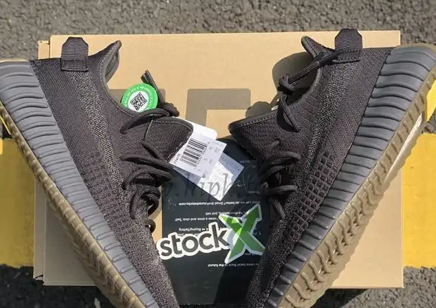 EXCLUSIVE PK GOD YEEZY 350 V2 CINDERWITH REAL PREMEKNIT FROM HUAYIYI WHICH OFFER PRIMEKNIT TO ADIDAS DIRECTLY READY to ship