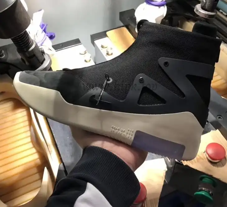 EXCLUSIVE RETAIL PK GOD NIKE AIR FEAR OF GOD 1 LIGHT BLACK BLACK AAR4237-001READY TO SHIP