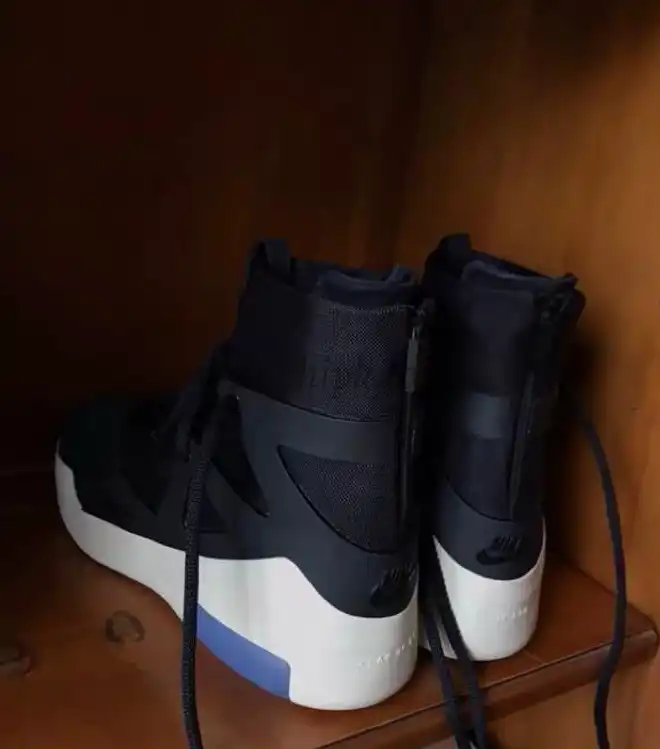 EXCLUSIVE RETAIL PK GOD NIKE AIR FEAR OF GOD 1 LIGHT BLACK BLACK AAR4237-001READY TO SHIP