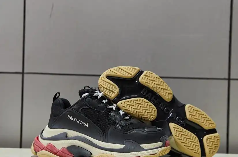 God Paris Triple S Trainer Bred