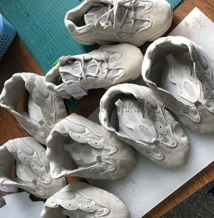 GodYEEZY 500 DESERT RAT BLUSH retail sample version ready to ship