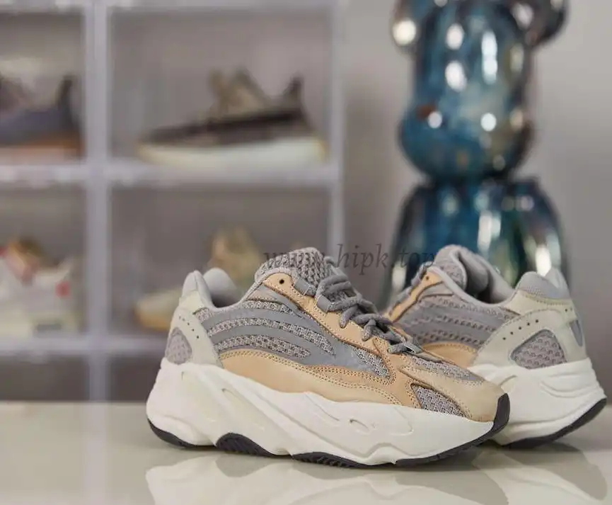 PK GOD ADIDAS YEEZY BOOST 700 V2 CREAM RETAIL MATERIALS READY TO SHIP