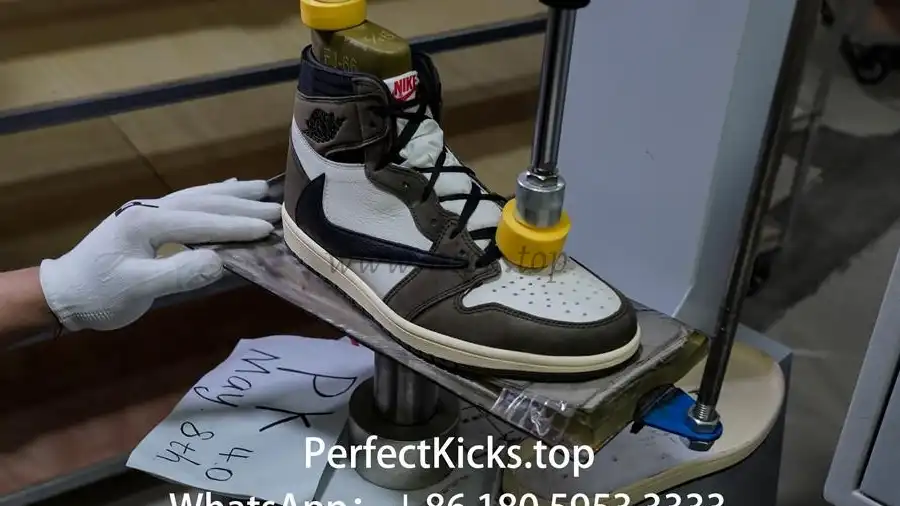 PK 4.0 TRAVIS SCOTT X AIR JORDAN I CD4487-100HIGH OG MOCHA RETAIL MATERIALS RETAIL VERSION