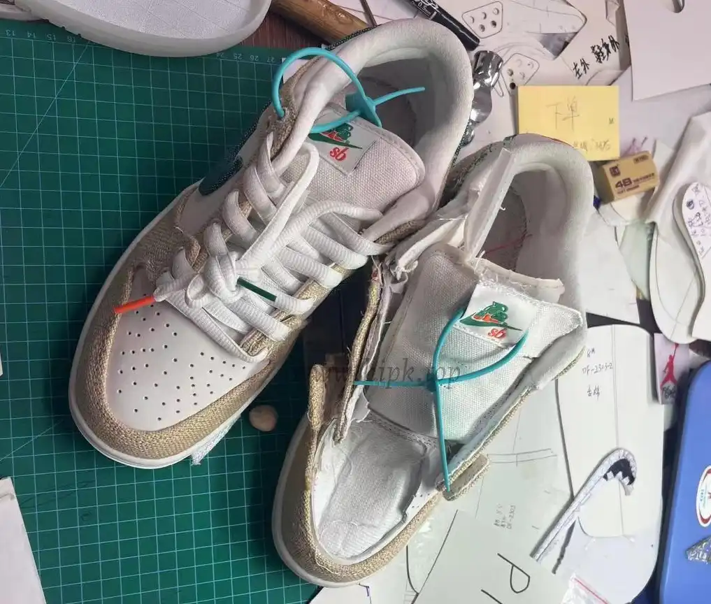PK Jarritos X dunk SB low phantom and Malachite preorder ready on June 5th