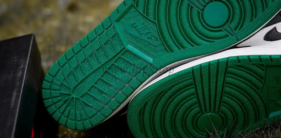 PK GOD Jordan 1 Retro High Pine Green RETAIL MATERIALS READY TO SHIP