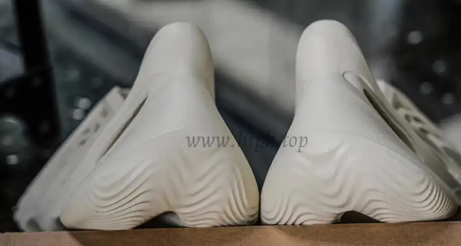 PK GOD adidas Yeezy Foam RNNR Sand RETAIL MATERIALS READY TO SHIP