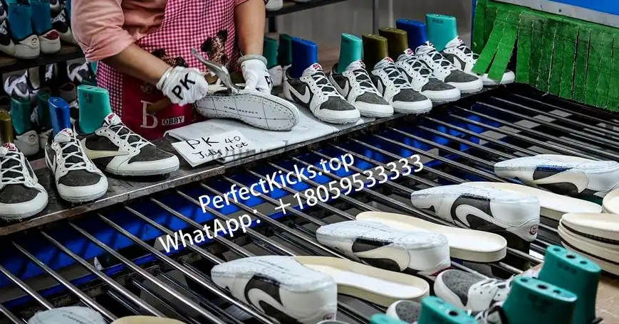 PK 4.0 Jordan 1 Retro Low OG SP Travis Scott Reverse Mocha RETAIL MATERIALS READY TO SHIP