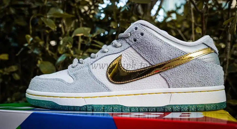 PK God Nike Sb dunk low X Sean Cliver holiday special retail materials ready to ship